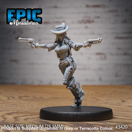 3420 - Female Gunslinger Shooting 28mm Figure