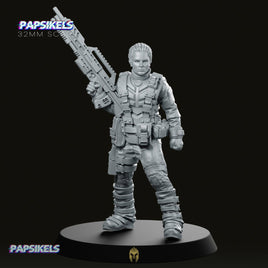Mizzy Cruz Alien Hunter Miniature