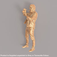 MM064 Young Male With Camera Figure