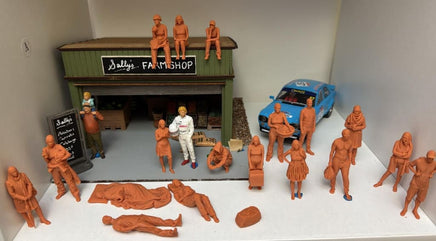 MM1096 Female construction worker on break Figure