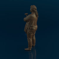 MM1137 Lady with hammer waiting for husband Figure