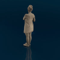 MM1141 Bathrobe girl Figure