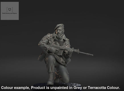 MM2057 Royal Marine Kneeling Figure