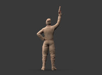 MM2076 Luftwaffe Ground crew and flare gun Figure